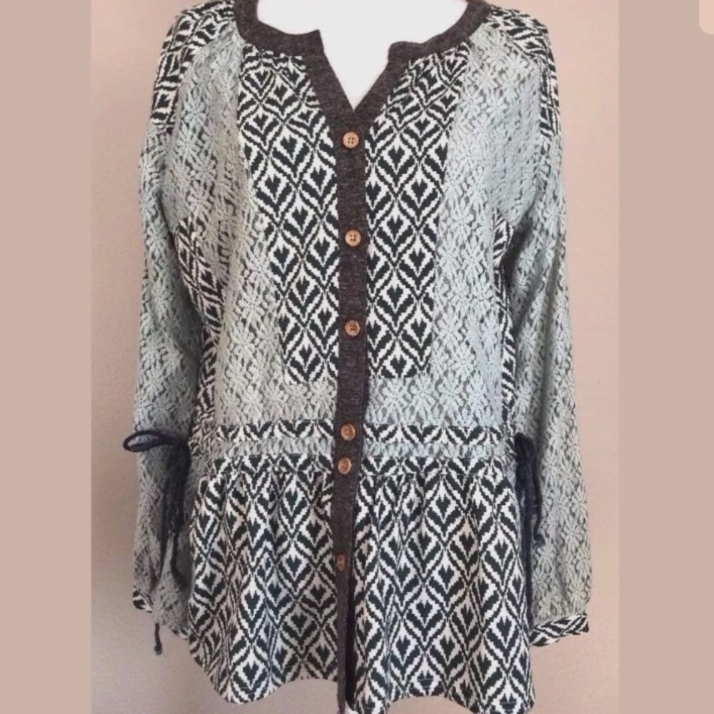 Gimmicks by BKE large Mint Tunic